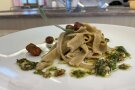 Pasta aus Champagnerroggen mit Kräuterpesto