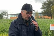 Ringwart Peter Mulzer und Pflanzenbauberater Reinhard Baumer