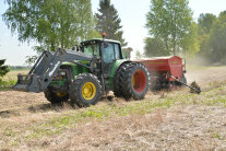 Traktor auf Feld 